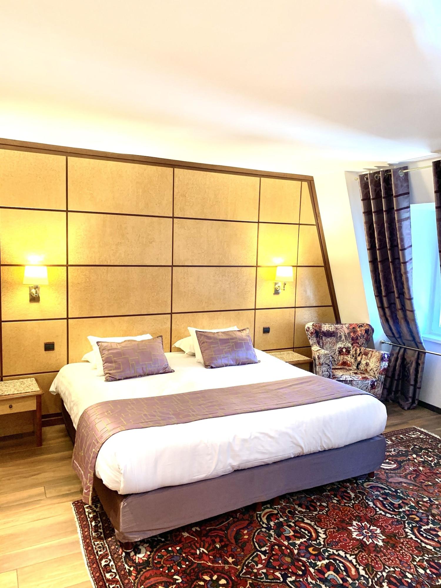 Bristol Hotel 4*
